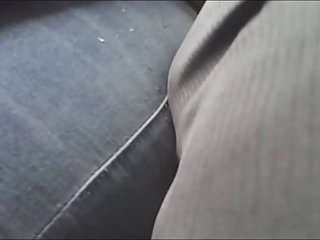 نوک پستان ورزش ها Fucks در با یک سکس با مادر ناتنی ماشین رابطه جنسی در اتاق نشیمن