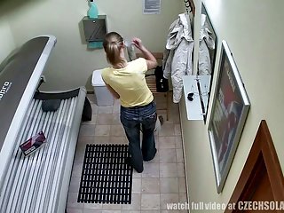 شخص ساده دانلود فیلم سکسی مادر بزرگ و معصوم در جوراب ساق بلند Fucks در با Dildo در وب کم